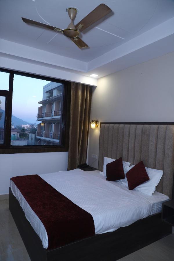 The Divine Oak Hotel Katra  Buitenkant foto