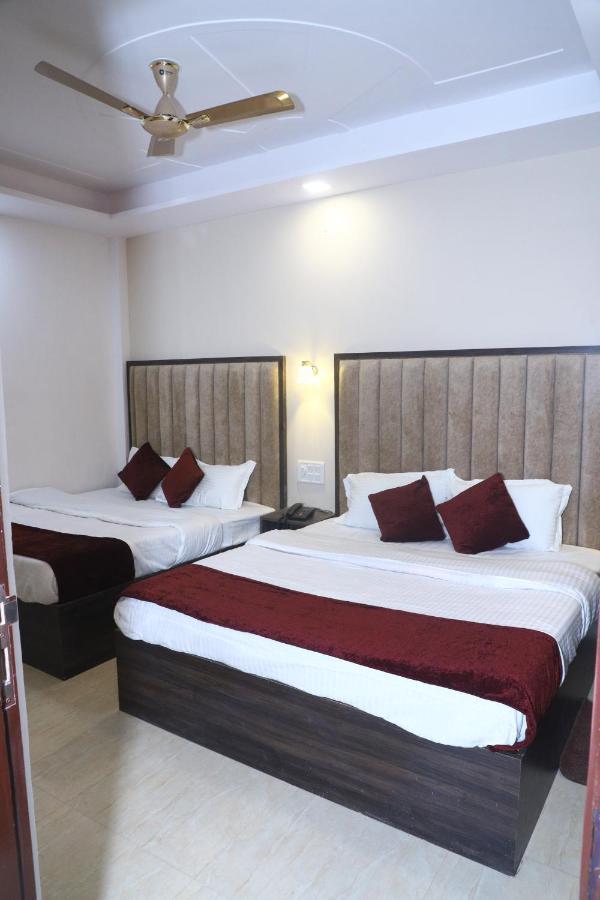 The Divine Oak Hotel Katra  Buitenkant foto