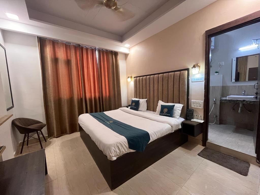 The Divine Oak Hotel Katra  Buitenkant foto